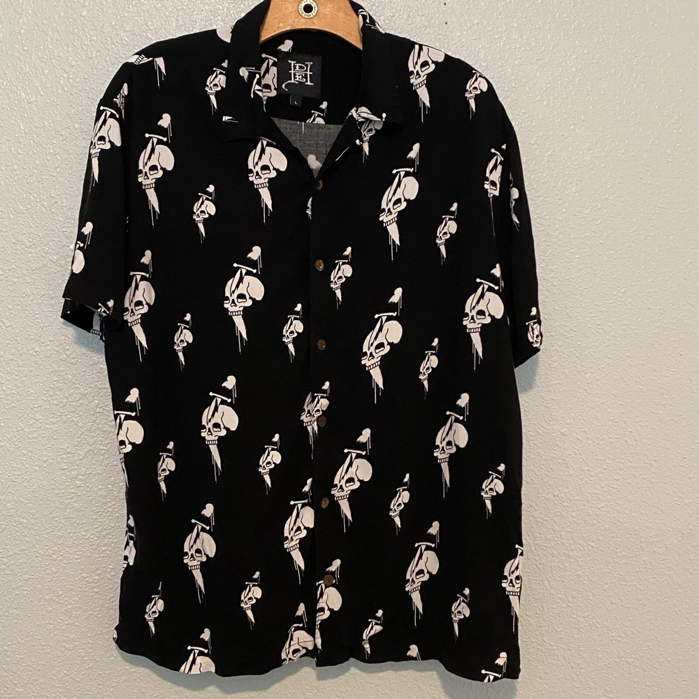 Ed hardy Men's Large Dripping Skulls Black Button Down Shirt Skull Dagger Y2K